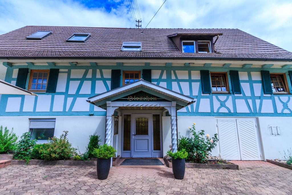 Hirschen Apartments Reute  Bagian luar foto